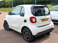 Used Smart ForTwo Coupé Premium 71 HP (52 kW) 2019 White Coupe