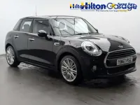 Usado Mini Cooper Hatch 136 HP (100 kW) 2017 Preto Citadino