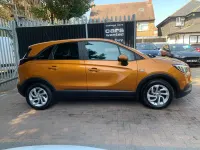 Used Vauxhall Crossland X 81 HP (59 kW) 2017 Orange SUV