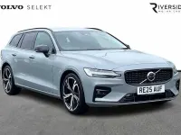 Begagnad Volvo V60 Plus 2025 Grå Kombi