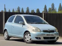 Usado Toyota Yaris 65 HP (47 kW) 2004 Prateado Citadino