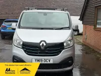 Używany Renault Trafic 2019 Srebrny Minivan