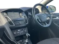 Used Ford Focus Titanium 120 HP (88 kW) 2017 Blue Hatchback