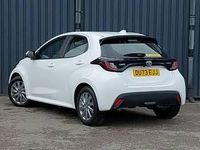 Used Toyota Yaris Hybrid 116 HP (85 kW) 2023 White Hatchback