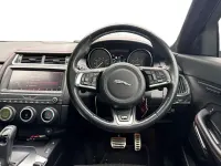 Usado Jaguar E-Pace First Edition 177 HP (130 kW) 2018 Vermelho SUV