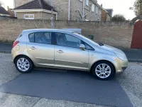 Używany Vauxhall Corsa Design Edition 2007 Złoty Hatchback
