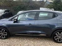 Begagnad Renault Clio V Play 2026 Grå Halvkombi