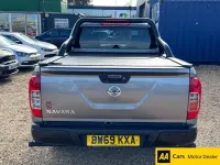 Usado Nissan Navara N-Guard 190 CV (139 kW) 2019 Gris Pickup/Camioneta