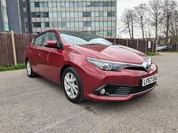 Used Toyota Auris Business Edition 116 HP (85 kW) 2017 Red Hatchback