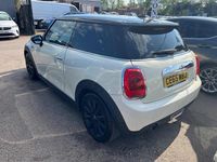 Begagnad Mini Cooper Hatch 2015 Vit Halvkombi