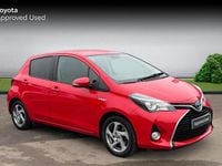 Used Toyota Yaris Hybrid 101 HP (74 kW) 2016 Red pop Hatchback