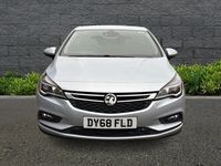 Used Vauxhall Astra SRi 198 HP (145 kW) 2018 Silver Hatchback