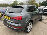 Usado Audi Q3 S-line plus 150 CV (110 kW) 2015 Gris SUV