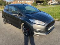 Used Ford Fiesta Titanium 125 HP (91 kW) 2015 Red Hatchback