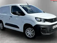 Begagnad Peugeot Partner 102 HK (75 kW) 2021 Minibuss
