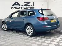 Second-hand Vauxhall Astra Elite 165 CP (121 kW) 2014 Albastru Break