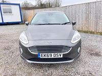 Begagnad Ford Fiesta Titanium 120 HK (88 kW) 2019 Grå Halvkombi