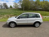 Begagnad Ford Fusion Zetec 67 HK (49 kW) 2007 Silver Halvkombi