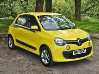 Used Renault Twingo Play 70 HP (51 kW) 2015 Yellow Hatchback