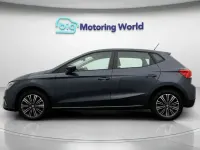Usado Seat Ibiza SE Technology 94 CV (69 kW) 2022 Gris Utilitario