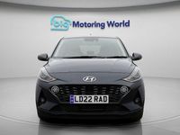 Usado Hyundai i10 Premium 84 HP (61 kW) 2023 Cinzento Citadino