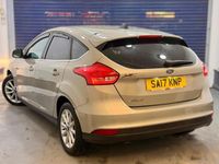 Begagnad Ford Focus Titanium 120 HK (88 kW) 2017 Silver Halvkombi