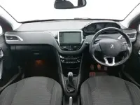 Used Peugeot 208 82 HP (60 kW) 2019 Red Hatchback