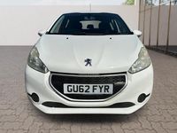 Used Peugeot 208 Access 82 HP (60 kW) 2013 White Hatchback