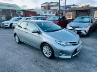 Usado Toyota Auris Multidrive S 132 HP (97 kW) 2013 Cinzento Citadino