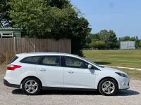 Used Ford Focus Zetec 2011 White Estate
