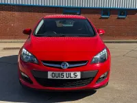 Second-hand Vauxhall Astra Excite 2015 Roșu Hatchback