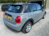 Usado Mini Cooper D Hatch 116 CV (85 kW) 2017 Gris Utilitario