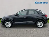Usado VW T-Roc Life 150 CV (110 kW) 2023 Negro SUV