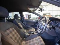 Used VW Golf VII GTI 220 HP (161 kW) 2016 Red Hatchback