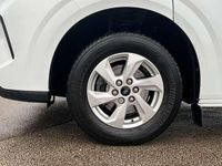 Used Ford Tourneo Zetec 136 HP (100 kW) 2024 White MPV