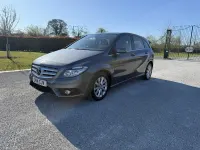 Begagnad Mercedes B180 SE 109 HK (80 kW) 2014 Grå Minibuss
