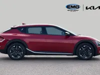 Begagnad Kia EV6 Air 125 kW (170 HK) 2024 Röd SUV