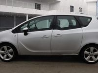 Used Vauxhall Meriva 100 HP (73 kW) 2015 Silver MPV