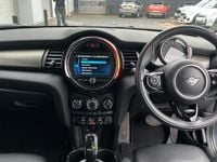 Usado Mini Cooper Exclusive 136 CV (100 kW) 2019 Azul Utilitario