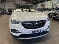 Used Vauxhall Grandland X Sport 130 HP (95 kW) 2019 White SUV