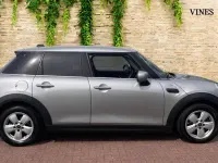 Używany Mini Cooper Classic 134 KM (98 kW) 2023 Srebrny Hatchback