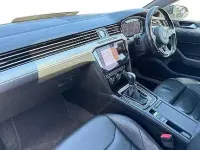 Begagnad VW Arteon R-line 150 HK (110 kW) 2019 Svart Halvkombi
