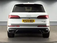 Używany Audi Q7 Black Edition 340 KM (250 kW) 2023 Biały SUV