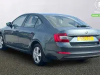 Usado Skoda Octavia SE 140 HP (102 kW) 2015 Cinzento Citadino