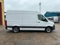 Used Mercedes Sprinter Progressive 148 HP (108 kW) 2022 White Van