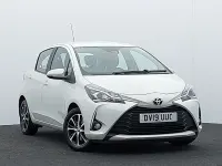 Used Toyota Yaris 111 HP (81 kW) 2019 White Hatchback