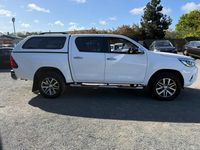 Used Toyota HiLux 150 HP (110 kW) 2017 White Pickup