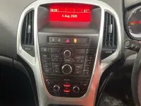Used Vauxhall Astra SRi 100 HP (73 kW) 2015 Red Hatchback