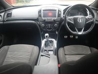 Used Vauxhall Insignia SRi 136 HP (100 kW) 2015 White Hatchback