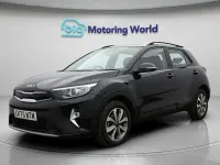 Usado Kia Stonic 98 CV (72 kW) 2025 Negro SUV
